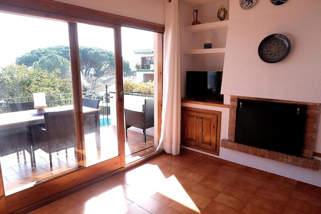 Apartamento Con Piscina L' Ancora 칼레냐 데 팔라푸르헬 외부 사진